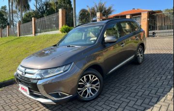 Mitsubishi Outlander 2.2 DI-D HPE-S 4WD - Foto #3