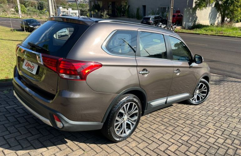 Mitsubishi Outlander 2.2 DI-D HPE-S 4WD - Foto #4