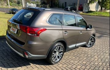 Mitsubishi Outlander 2.2 DI-D HPE-S 4WD - Foto #4