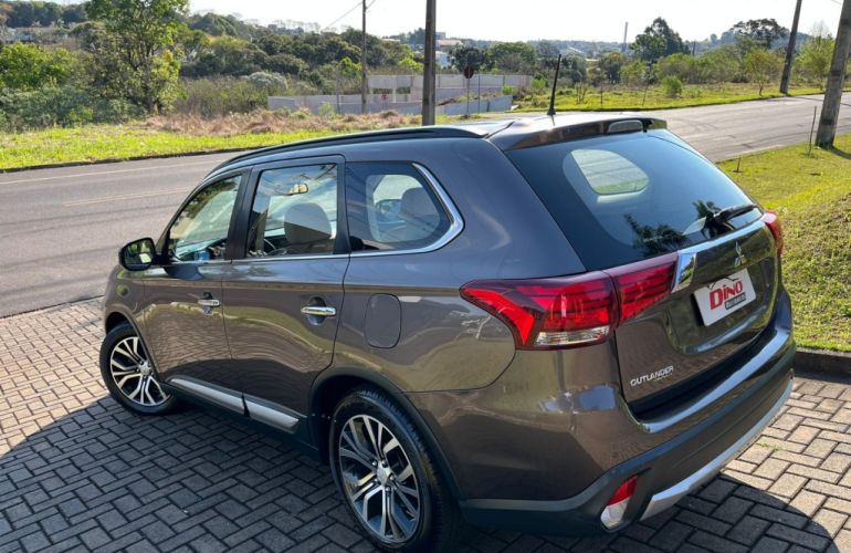 Mitsubishi Outlander 2.2 DI-D HPE-S 4WD - Foto #6