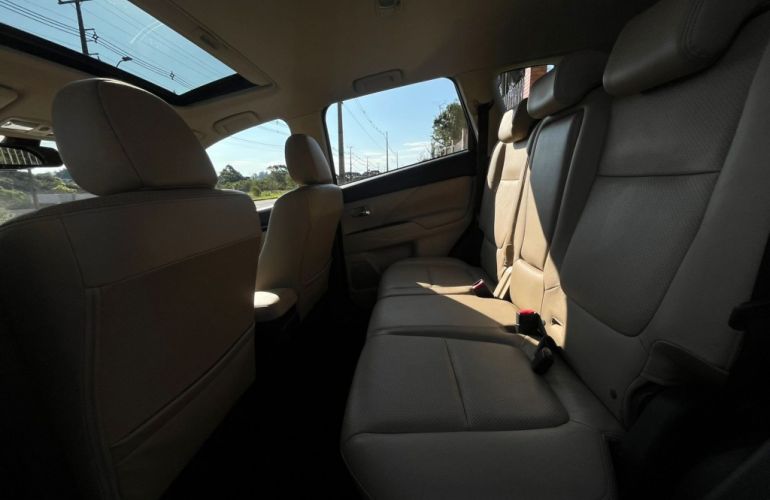Mitsubishi Outlander 2.2 DI-D HPE-S 4WD - Foto #7