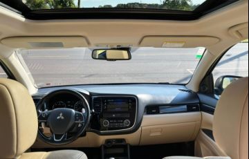 Mitsubishi Outlander 2.2 DI-D HPE-S 4WD - Foto #8