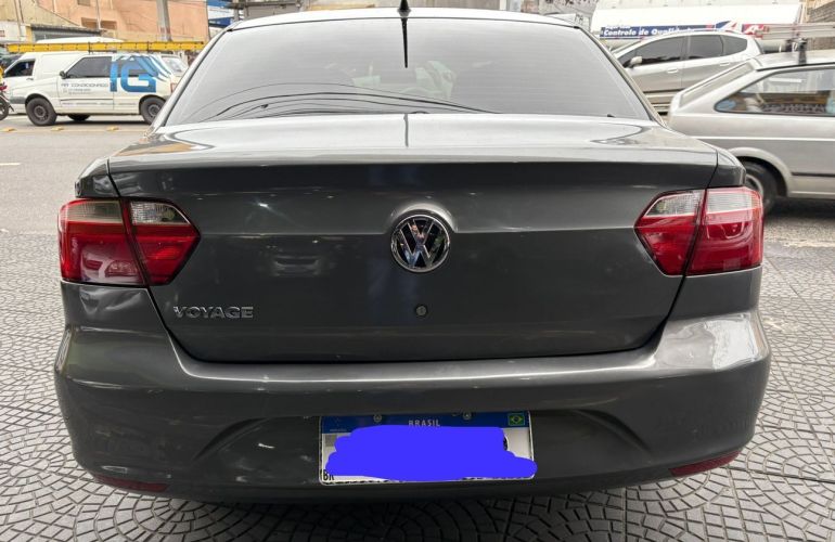 Volkswagen Voyage 1.0 Mi 8v - Foto #6