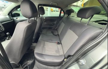 Volkswagen Voyage 1.0 Mi 8v - Foto #8