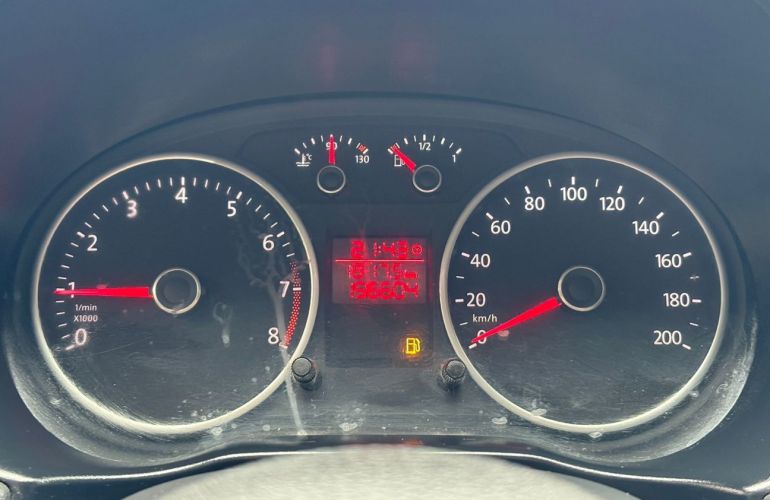 Volkswagen Voyage 1.0 Mi 8v - Foto #9