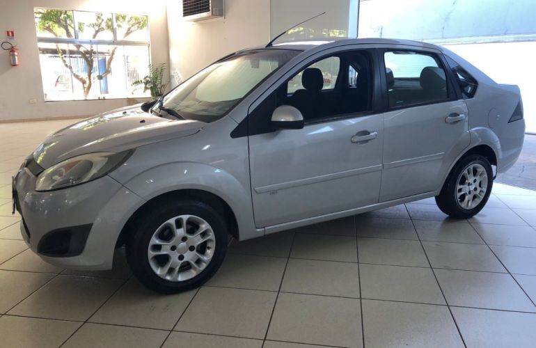 Ford Fiesta Sedan 1.6 (Flex) - Foto #2