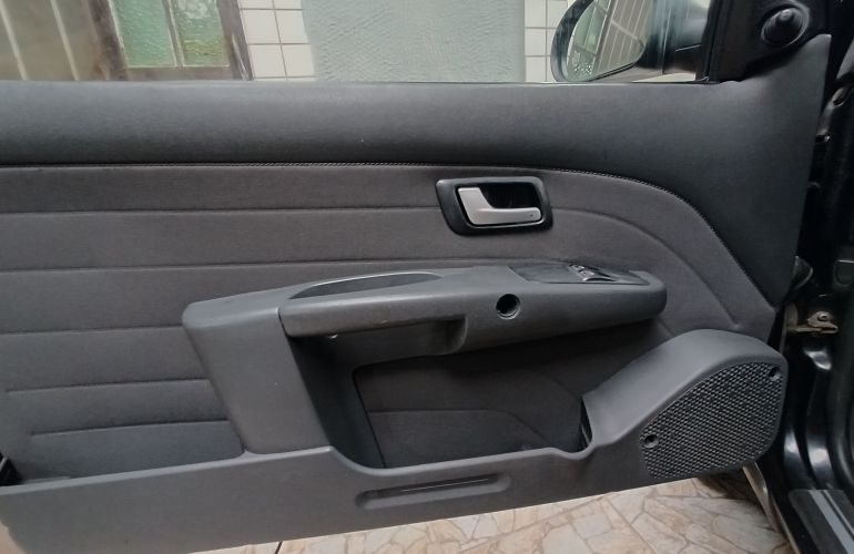 Fiat Strada Working 1.4 (Flex) (Cabine Dupla) - Foto #8