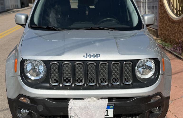 Jeep Renegade Longitude 1.8 (Aut) (Flex) - Foto #2