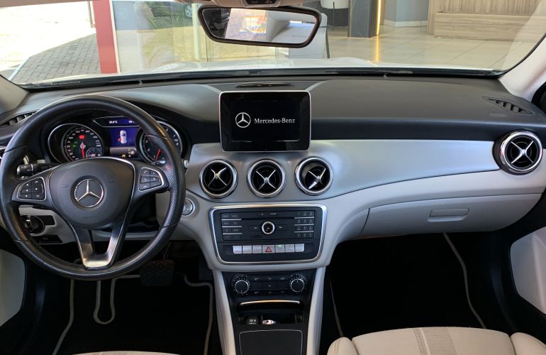 Mercedes-Benz GLA 200 Advance - Foto #5