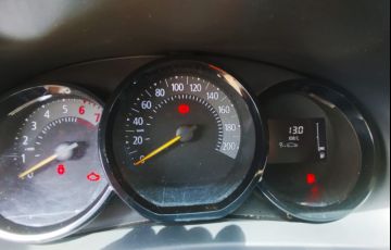 Renault Logan 1.0 Zen - Foto #2