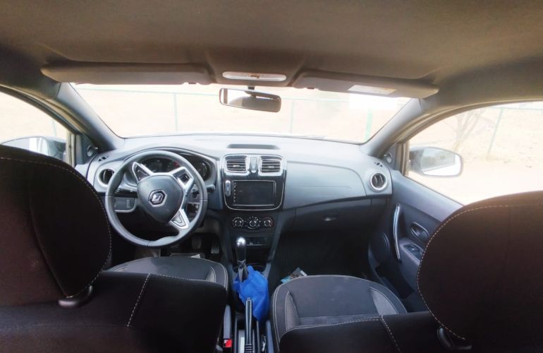 Renault Logan 1.0 Zen - Foto #3