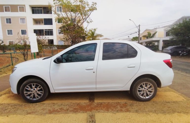 Renault Logan 1.0 Zen - Foto #5