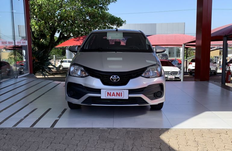 Toyota Etios X Plus 1.5 (Flex) (Aut) - Foto #2