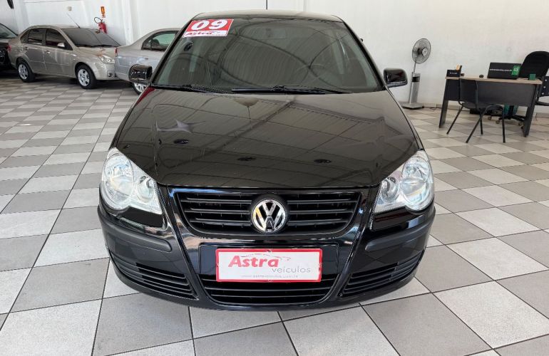 Volkswagen Polo Sedan 2.0 8V - Foto #2