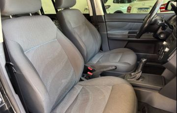 Volkswagen Polo Sedan 2.0 8V - Foto #10