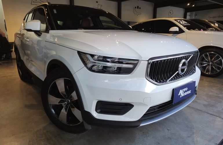 Volvo XC40 2.0 T5 Momentum AWD - Foto #1