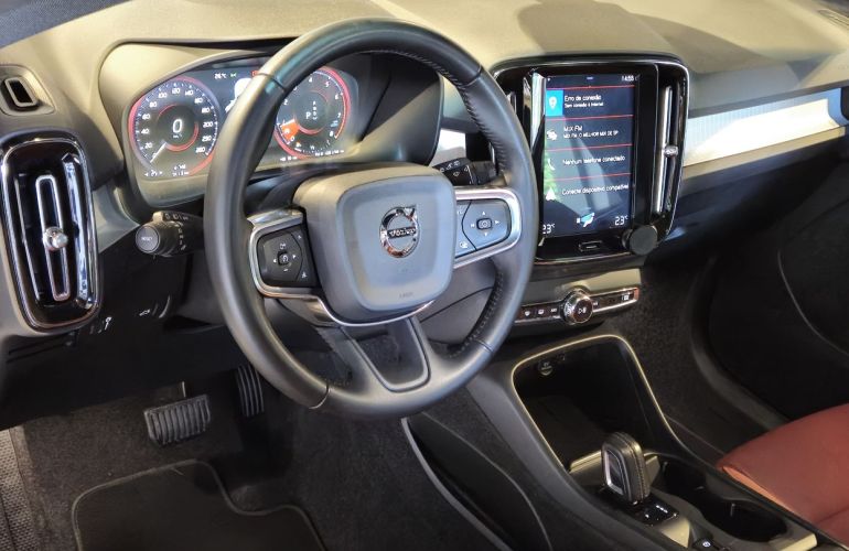 Volvo XC40 2.0 T5 Momentum AWD - Foto #5