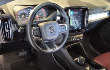 Volvo XC40 2.0 T5 Momentum AWD - Foto #5