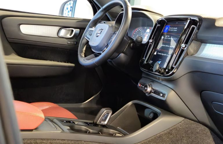 Volvo XC40 2.0 T5 Momentum AWD - Foto #7