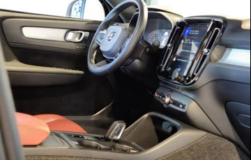 Volvo XC40 2.0 T5 Momentum AWD - Foto #7