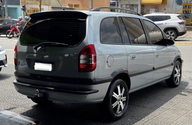 Chevrolet Zafira 2.0 MPFi Elegance 8v - Foto #3