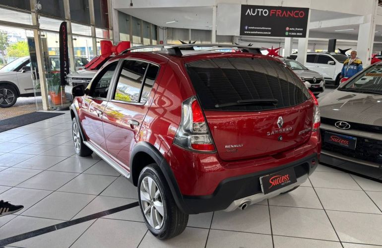 Renault Sandero 1.6 Stepway 8v - Foto #4