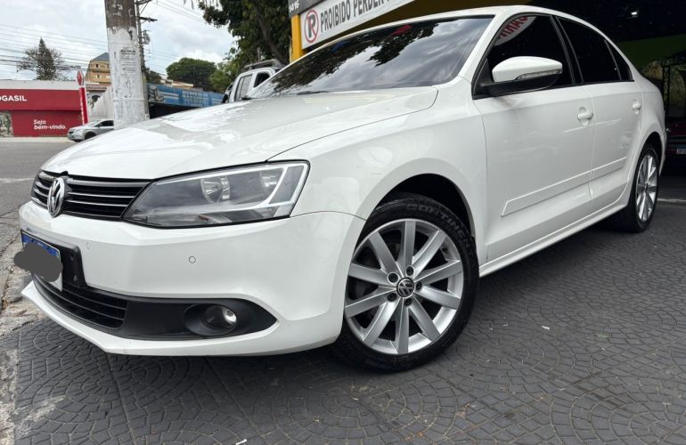 Volkswagen Jetta 2.0 Comfortline 120cv - Foto #2
