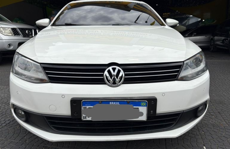 Volkswagen Jetta 2.0 Comfortline 120cv - Foto #3