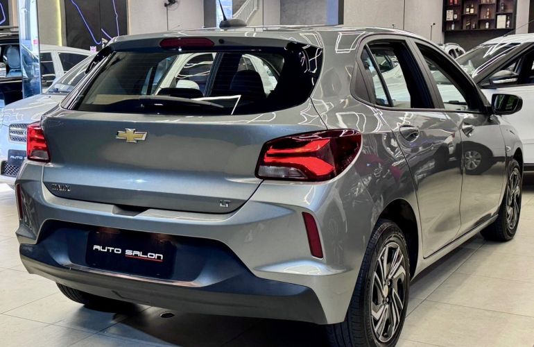 Chevrolet Onix 1.0 LT - Foto #4
