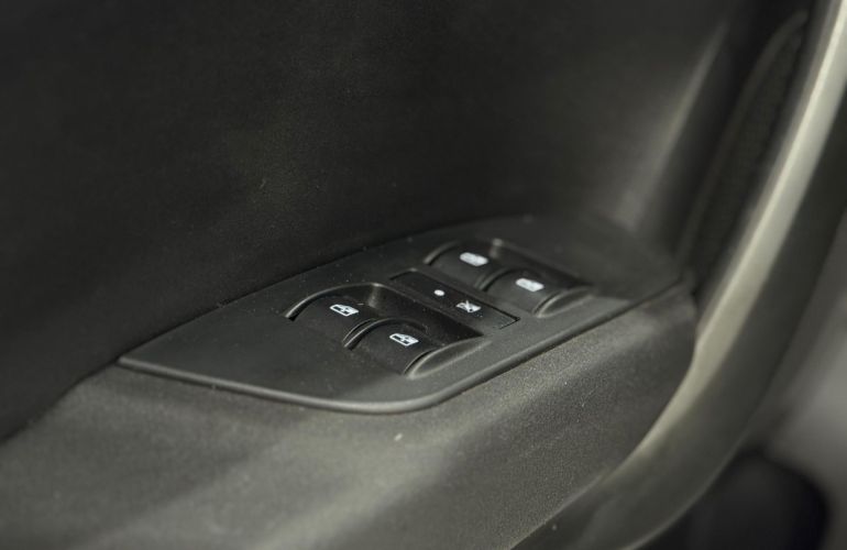 Fiat Cronos 1.3 Firefly Drive Gsr - Foto #10