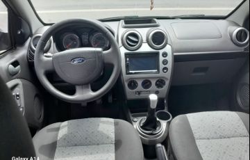 Ford Fiesta 1.6 MPi Hatch 8v - Foto #4