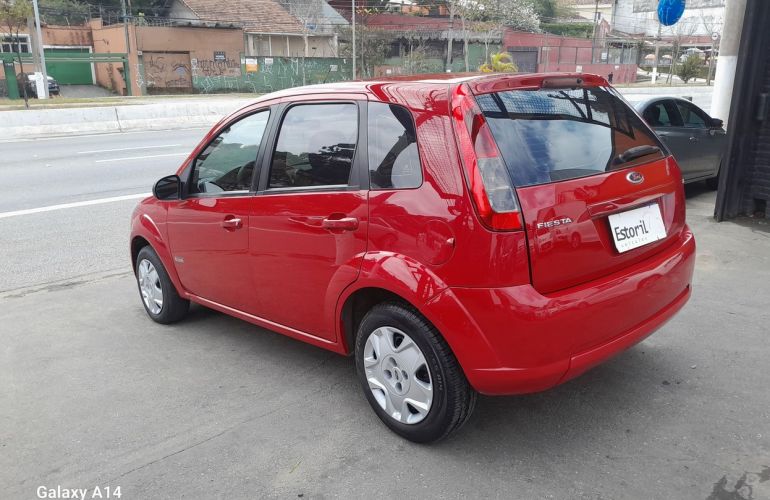 Ford Fiesta 1.6 MPi Hatch 8v - Foto #6