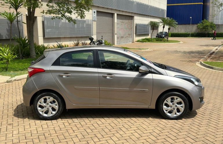 Hyundai Hb20 1.6 Comfort Plus 16v - Foto #10