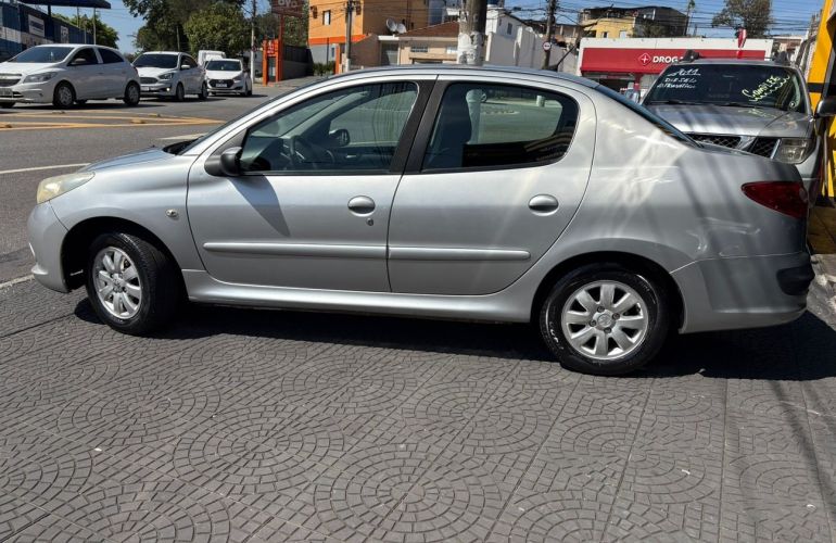 Peugeot 207 1.4 Xr Passion Sport 8v - Foto #4