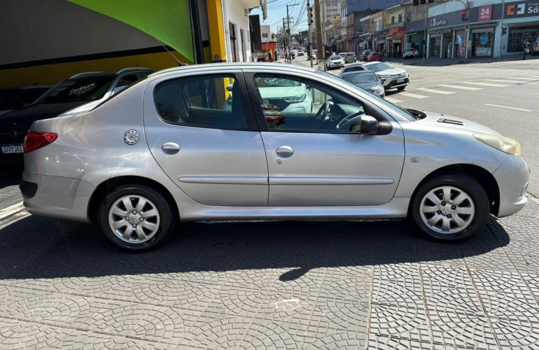 Peugeot 207 1.4 Xr Passion Sport 8v - Foto #5