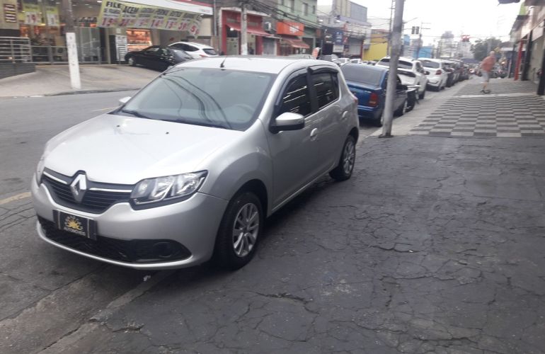 Renault Sandero 1.0 Expression 16v - Foto #2