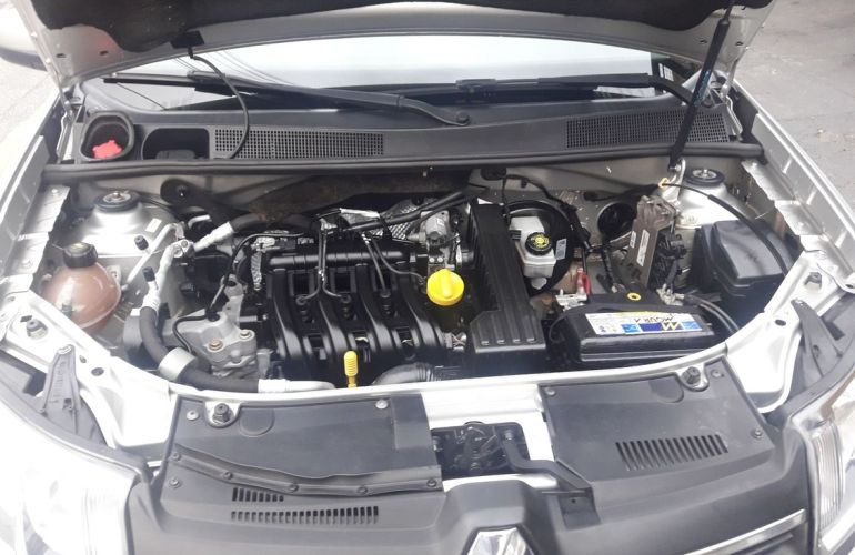 Renault Sandero 1.0 Expression 16v - Foto #5