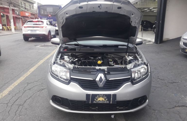 Renault Sandero 1.0 Expression 16v - Foto #6