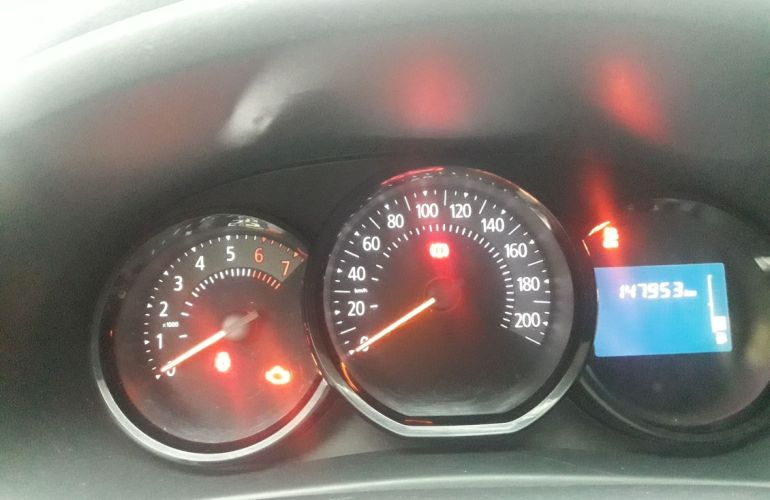 Renault Sandero 1.0 Expression 16v - Foto #7