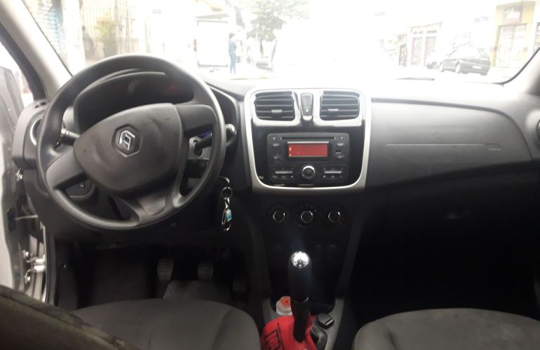 Renault Sandero 1.0 Expression 16v - Foto #8