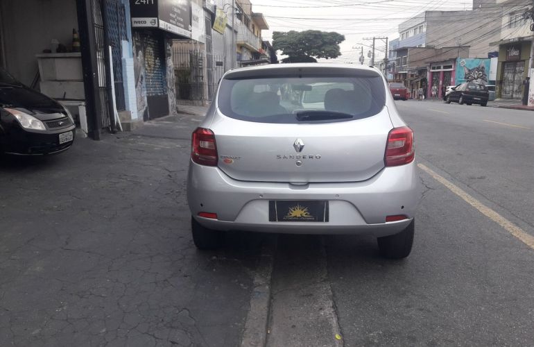 Renault Sandero 1.0 Expression 16v - Foto #9