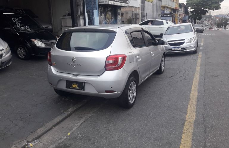 Renault Sandero 1.0 Expression 16v - Foto #10