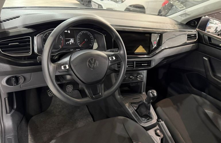 Volkswagen Polo 1.0 MPi Track - Foto #9