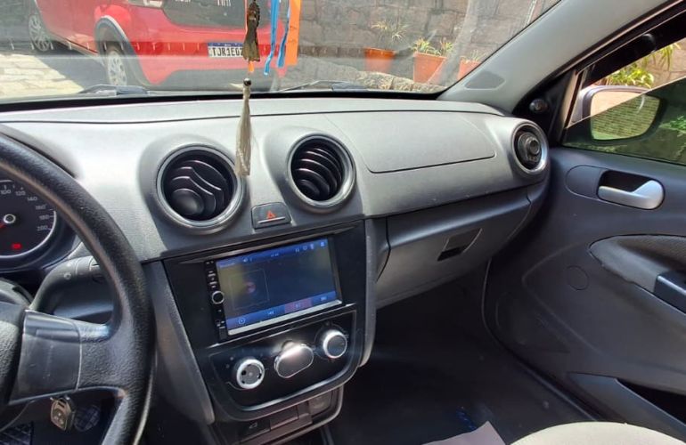 Volkswagen Voyage 1.0 Total Flex - Foto #4