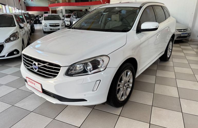 Volvo XC60 2.0 T5 Drive-E Dynamic - Foto #3