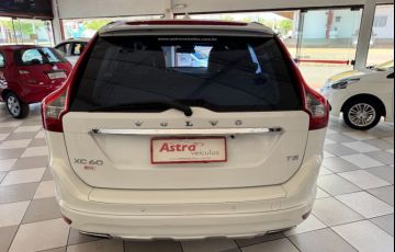 Volvo XC60 2.0 T5 Drive-E Dynamic - Foto #6