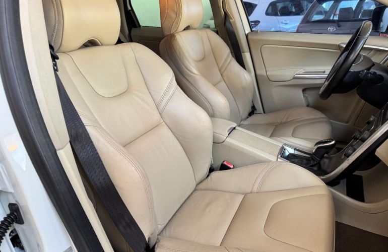 Volvo XC60 2.0 T5 Drive-E Dynamic - Foto #10