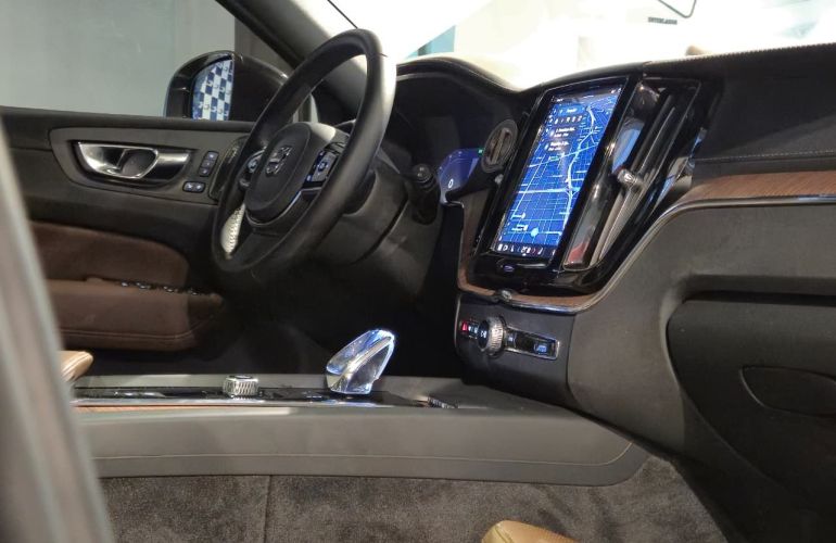 Volvo Xc60 2.0 T8 Recharge Ultimate Awd - Foto #8