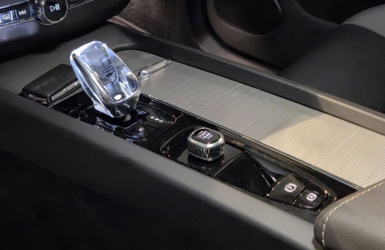 Volvo Xc60 2.0 T8 Recharge Ultimate Dark Awd - Foto #9