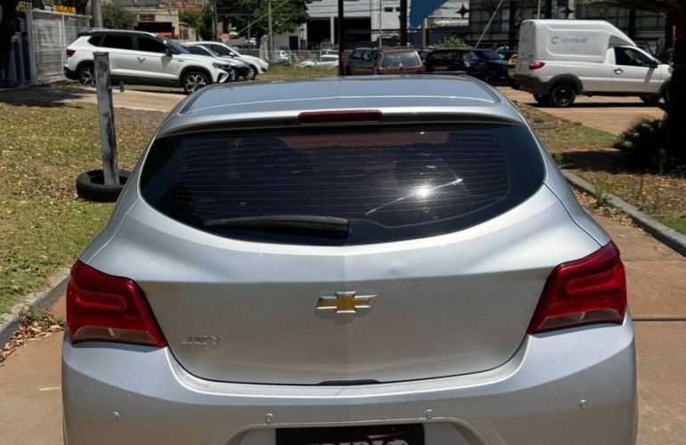 Chevrolet Onix 1.0 MPFi Joy 8v - Foto #6